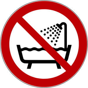Verbotszeichen P026 Verbot Gerät in der Badewanne, Dusche oder über Wasser gefülltem Becken zu benutzen selbstklebend